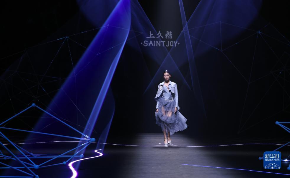 问鼎电子娱乐下载
